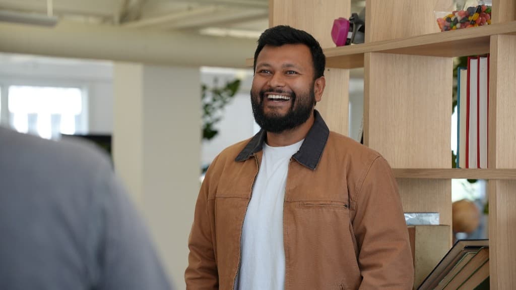 A Gumlooper mid-conversation in the office
